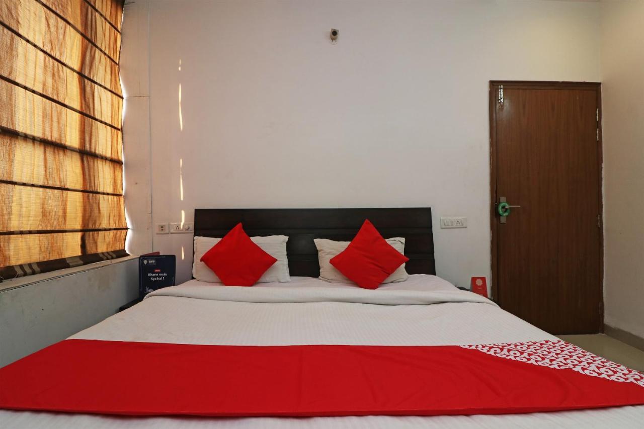 Oyo 22677 Hotel Mehfil Rajpura Екстер'єр фото