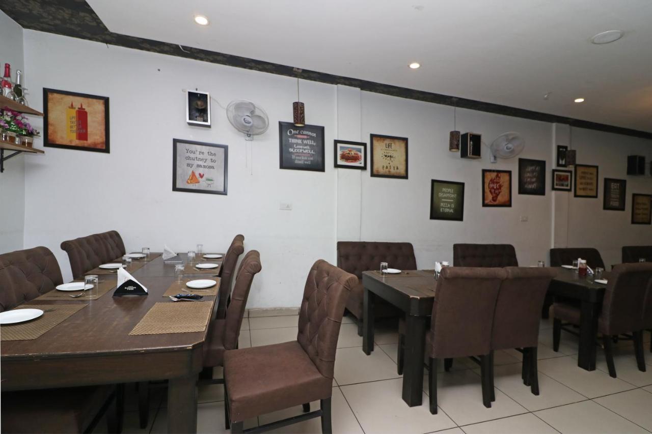 Oyo 22677 Hotel Mehfil Rajpura Екстер'єр фото